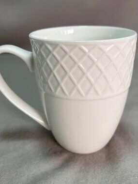 Mikasa Trellis White Bone China Mug 16 Oz Large Handle All White